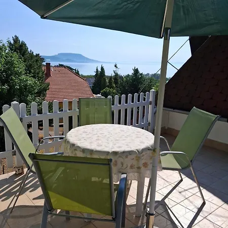 Apartmán Szepkilato Felso Szint Medencevel Es Kilatassal *