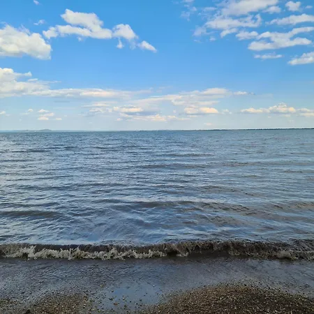 Szepkilato Felso Szint Medencevel Es Kilatassal Apartmán Balatongyörök
