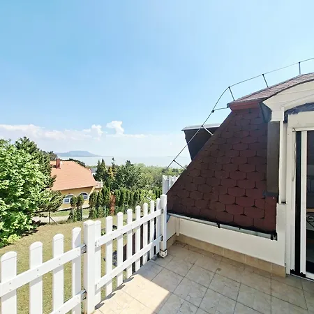 Apartmán Szepkilato Felso Szint Medencevel Es Kilatassal