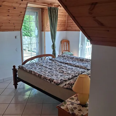Szepkilato Felso Szint Medencevel Es Kilatassal Apartmán